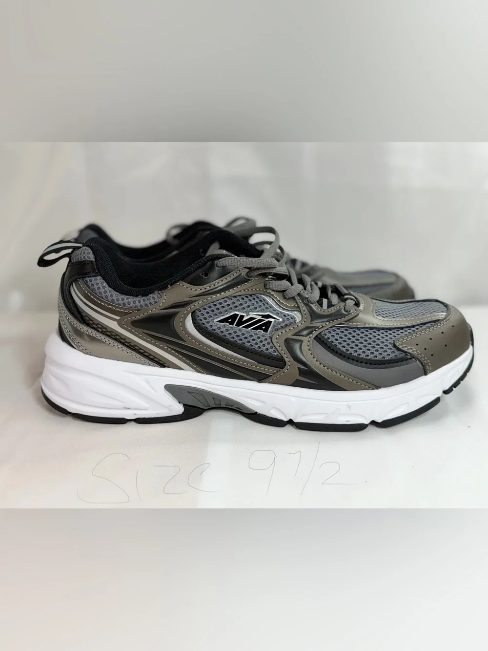 Avia Men's Gray and Black Mesh Athletic Trainers